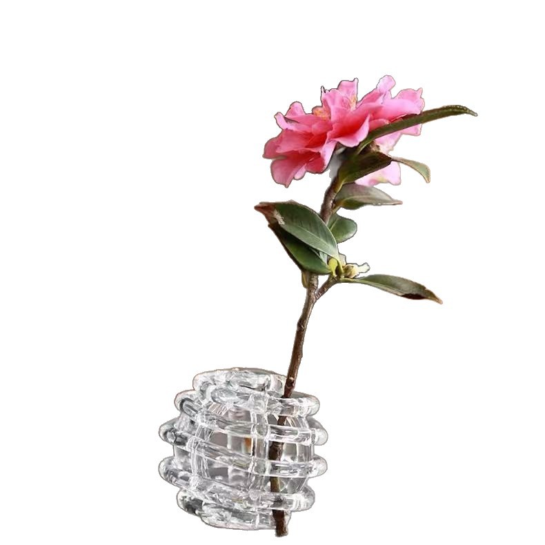 Một chiếc bình thủy tinh nhỏ xinh