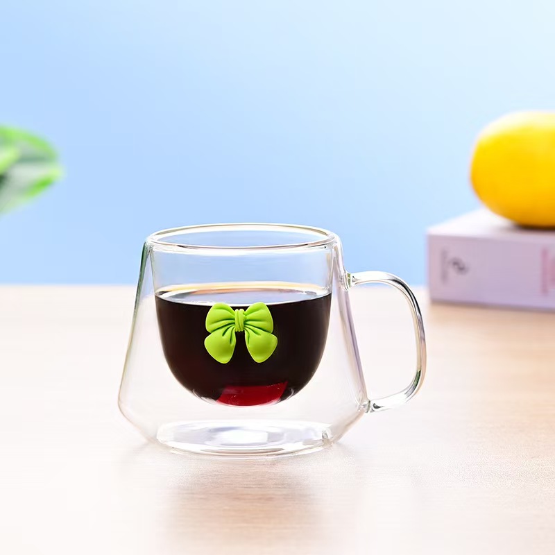 Cốc sữa thắt nơ cá tính