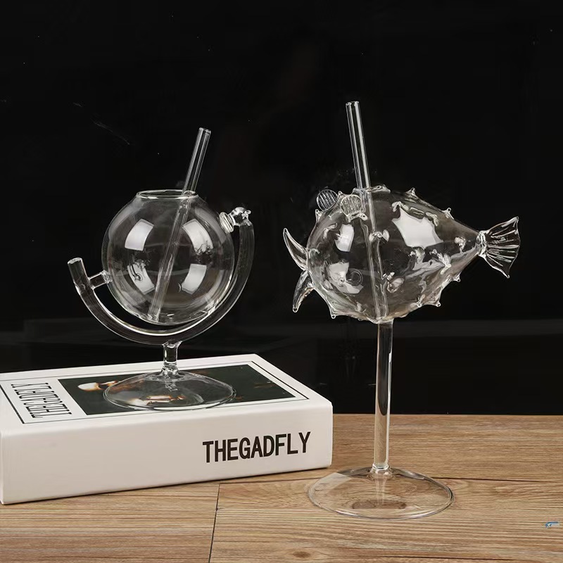 Ly cocktail quả cầu nổi tiếng trên Internet được cá nhân hóa